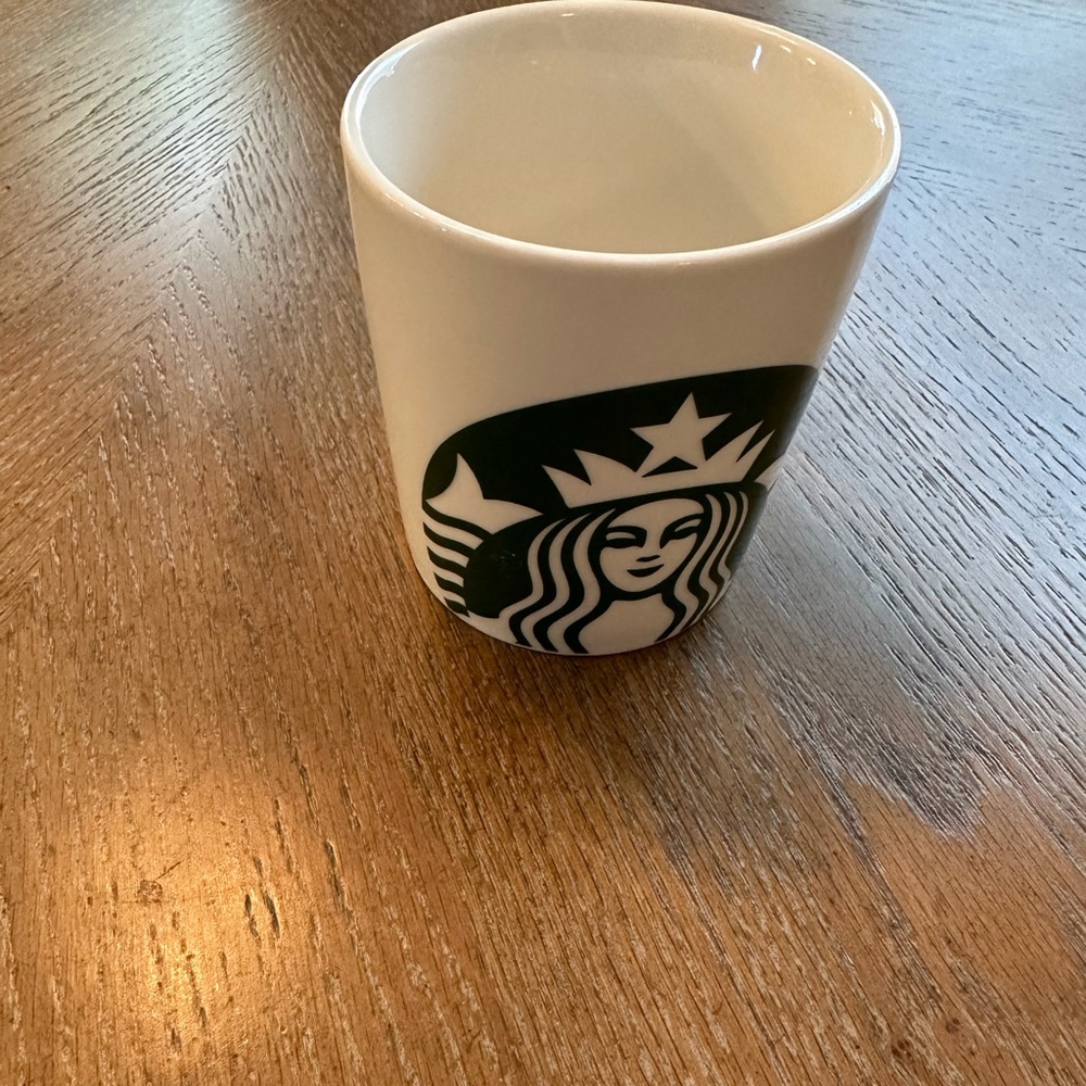 Starbucks mug. Logo